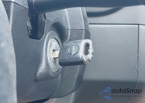 2004 Nissan Xterra Xe z USA, uszkodzony, nr VIN 5N1ED28T94C611553